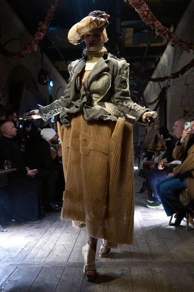 Look 26